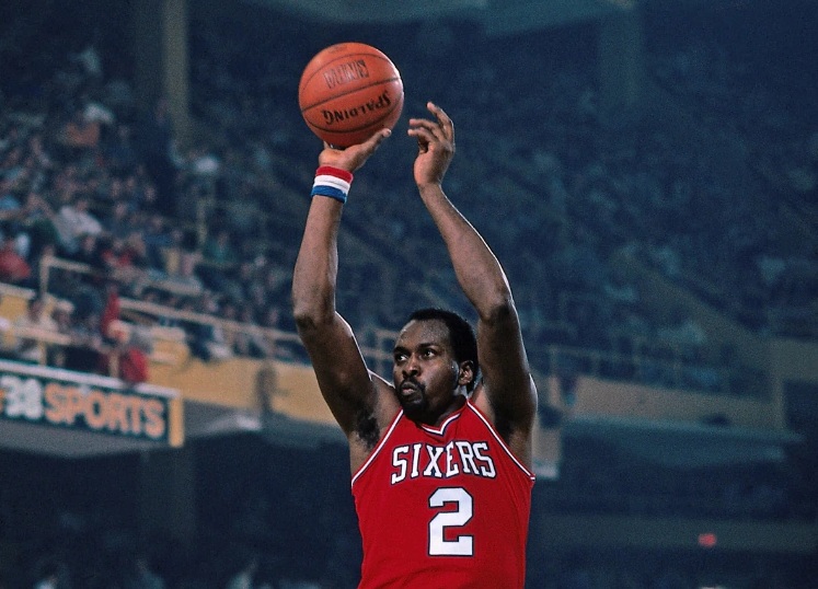 MOSES MALONE | The immovable mountain